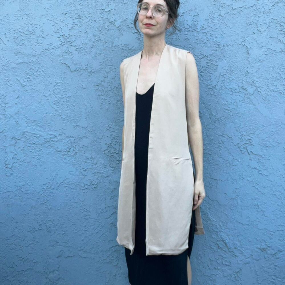 Women's Long Vest in Small Oversized Minimalist